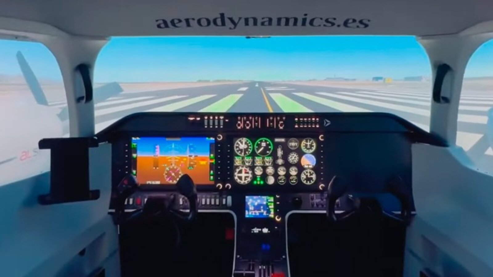 Escuela de Auxiliares de Vuelo de referencia en Andalucía