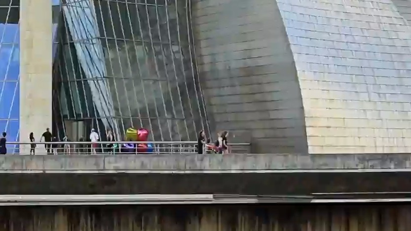 Vive en Bilbao, Estudia en Inedi