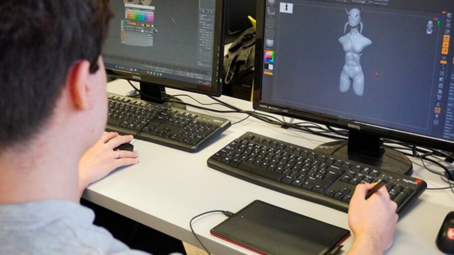 ENTI-UB es el centro pionero de referencia en estudios oficiales en videojuegos y nuevas tecnologías en Barcelona.